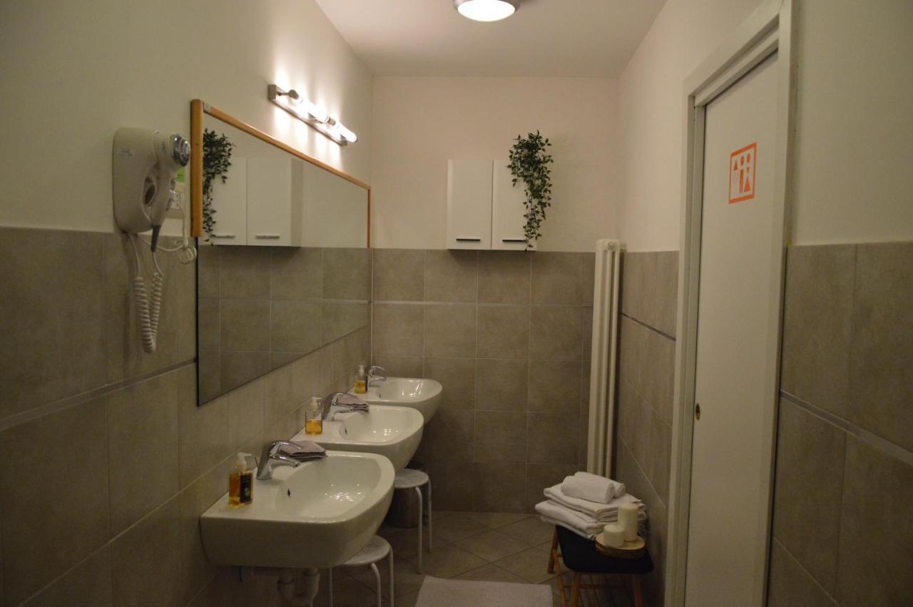 Auberge De La Gare - Dortoir & Ostello Hone Quarto foto